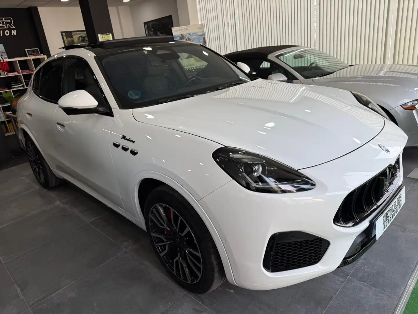 Maserati Grecale 330 Modena Aut. Blanco - 1
