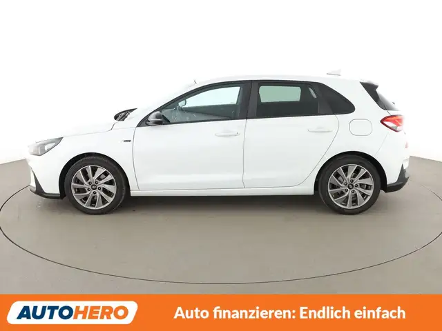 Hyundai i30 view 3
