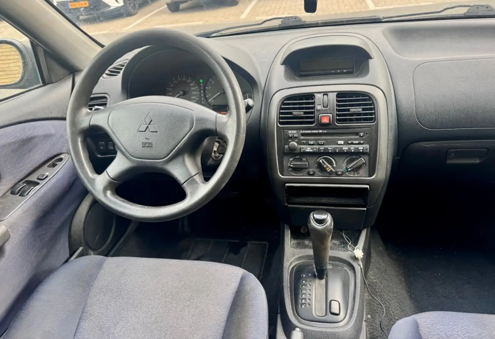 Mitsubishi Carisma 1.6 Comfort AUT AIRCO SDN RIJDT GOED NEEMEEM PRIJS Gris - 2