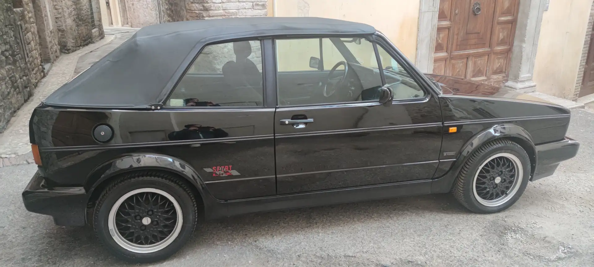 Volkswagen Golf Cabriolet 1.6 benzina Nero - 2