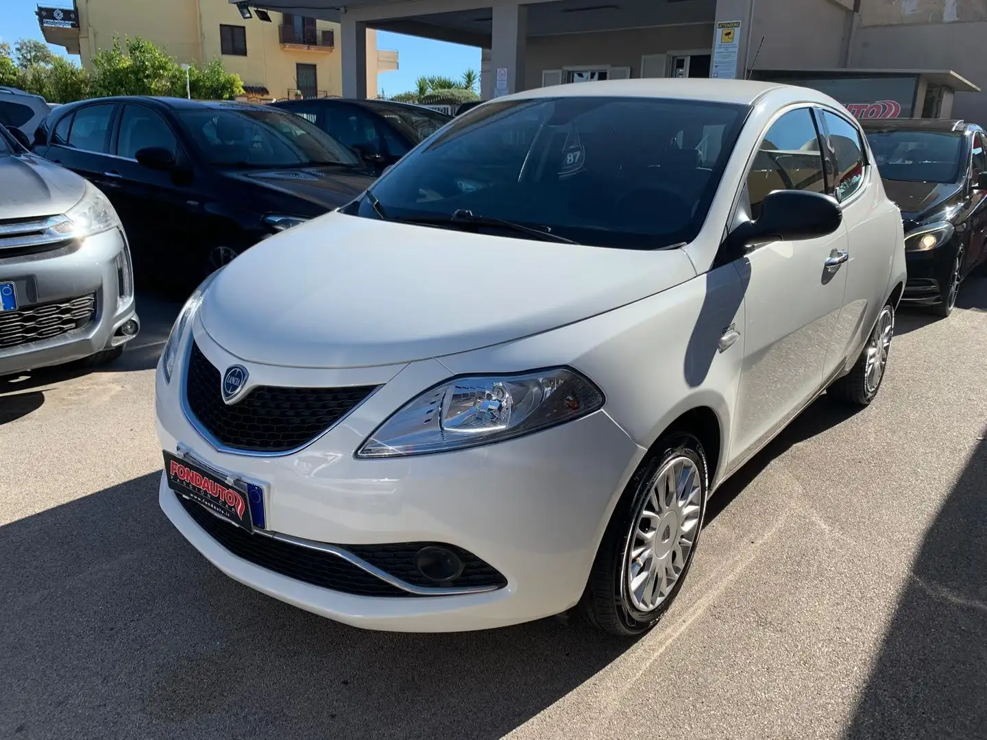 Lancia Ypsilon Ypsilon 1.2 Silver ecochic Gpl 69cv Bianco - 1