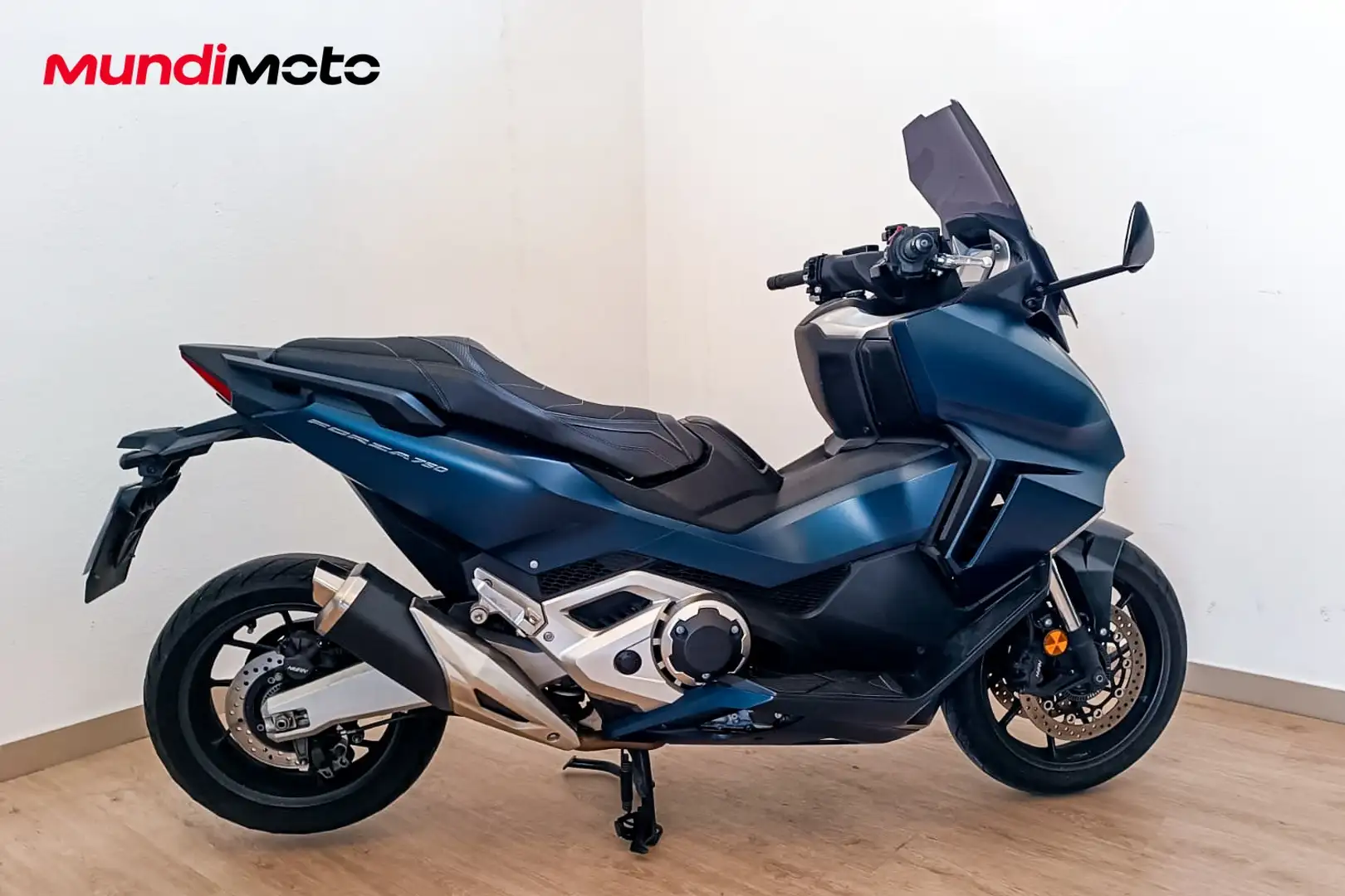 Honda Forza 750 - 1