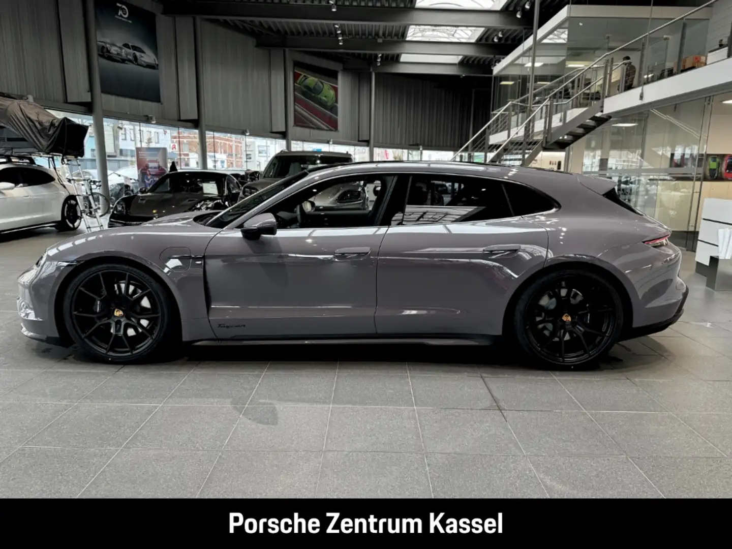 Porsche Taycan Sport Turismo Violet - 2