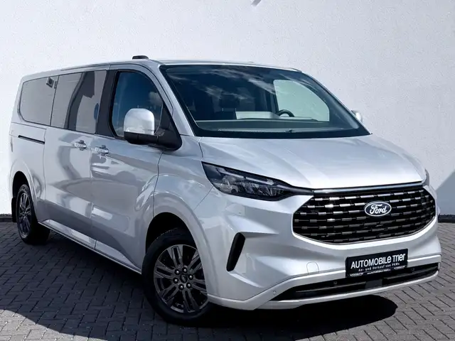 Ford Transit view 3