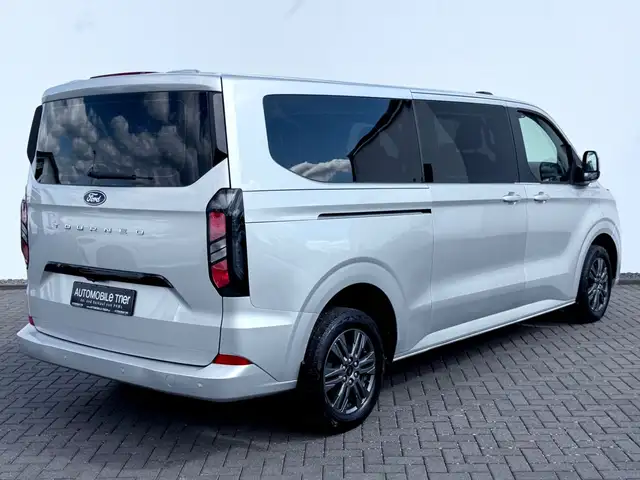 Ford Transit view 5