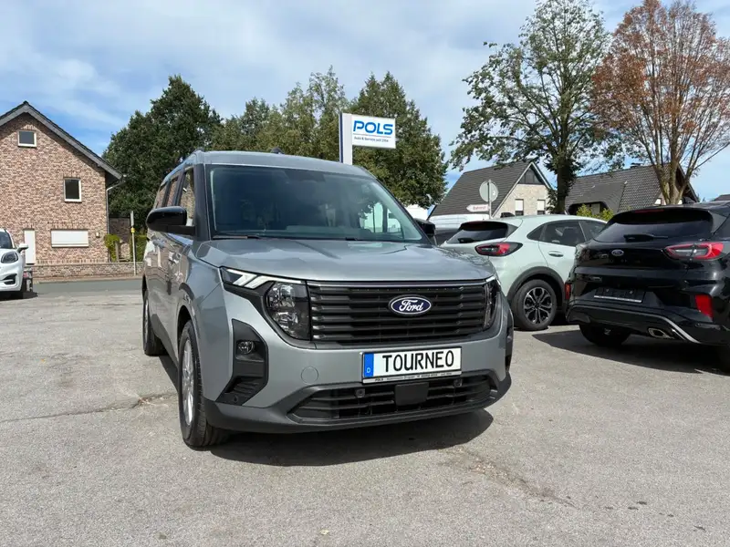 FORD Tourneo