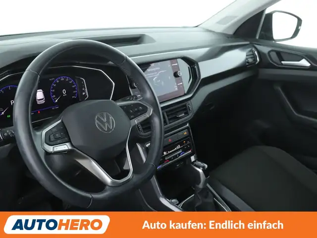 Volkswagen T-Cross view 11