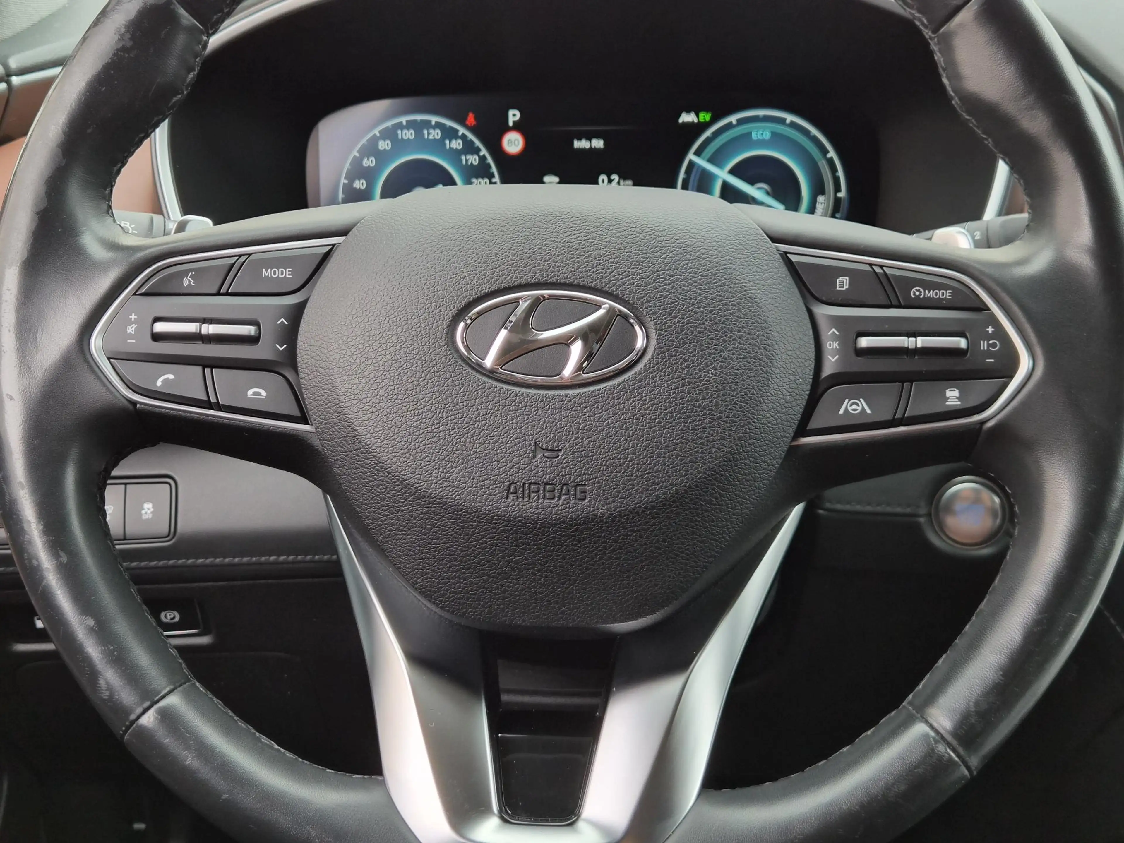 Hyundai SANTA FE 1.6 T-GDI PHEV Premium Sky / SOH 100% / Dealer ond — photo 12