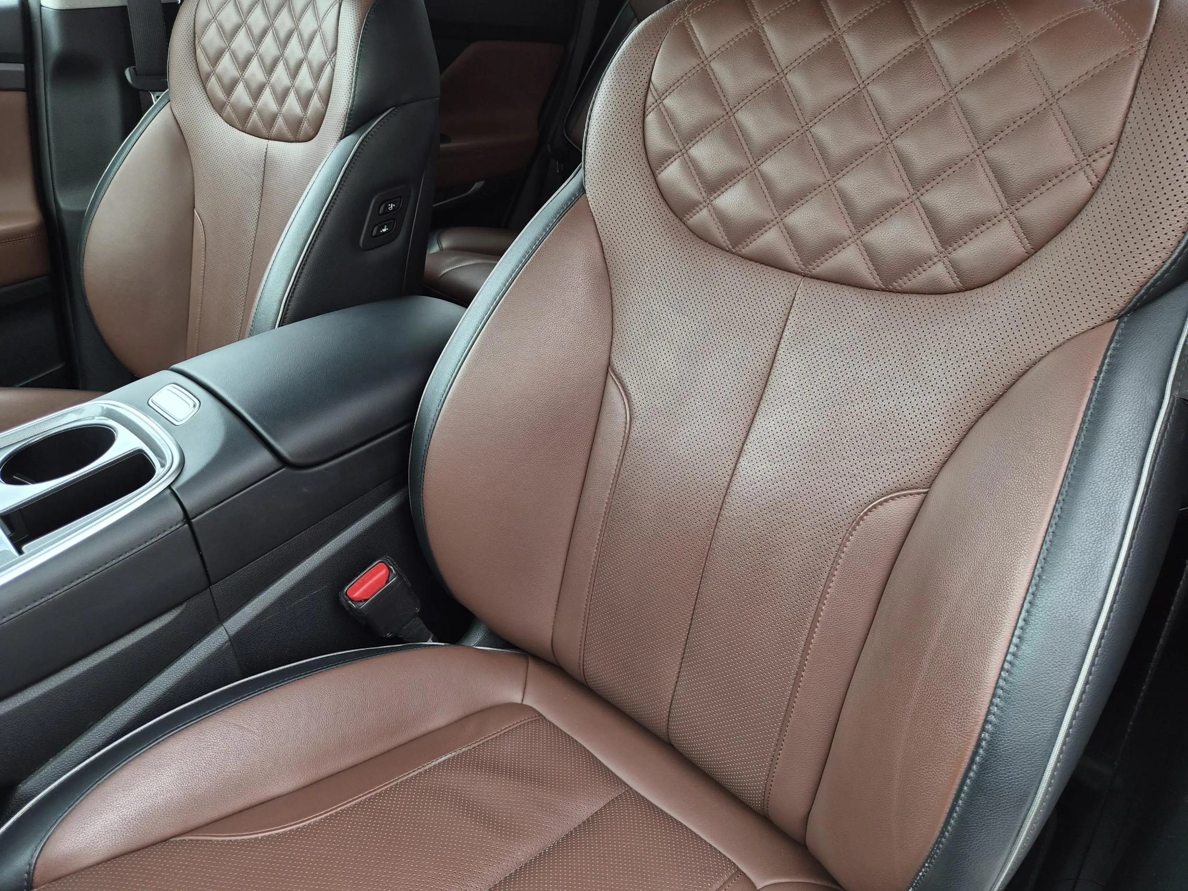 Hyundai SANTA FE 1.6 T-GDI PHEV Premium Sky / SOH 100% / Dealer ond — photo 23