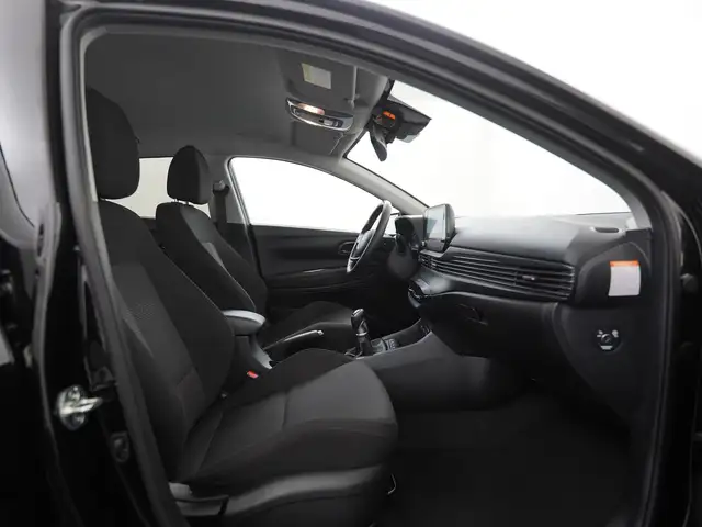 Hyundai i20 view 3