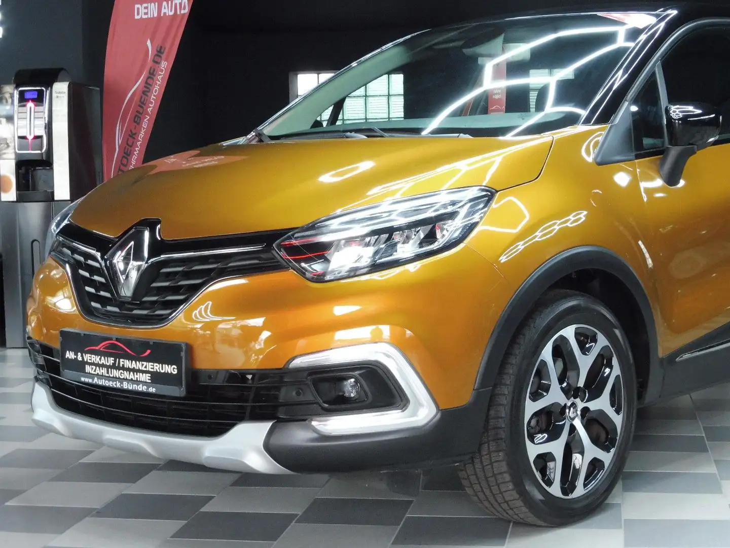 Renault Captur 1.3 TCe Collection Automatik/Navi/Kam/LED Orange - 1