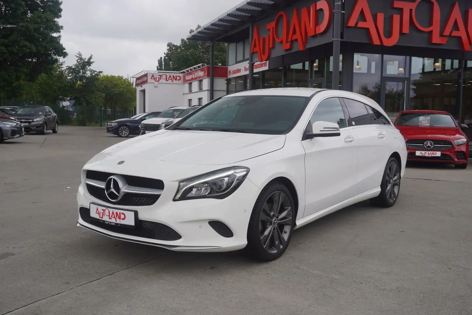 Mercedes-Benz CLA 180 Shooting Brake Urban LED Navi Kamera PDC Weiß - 2