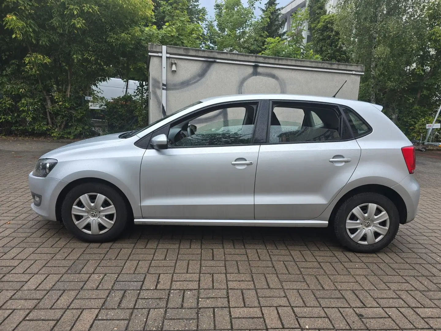 Volkswagen Polo - Серый - 1