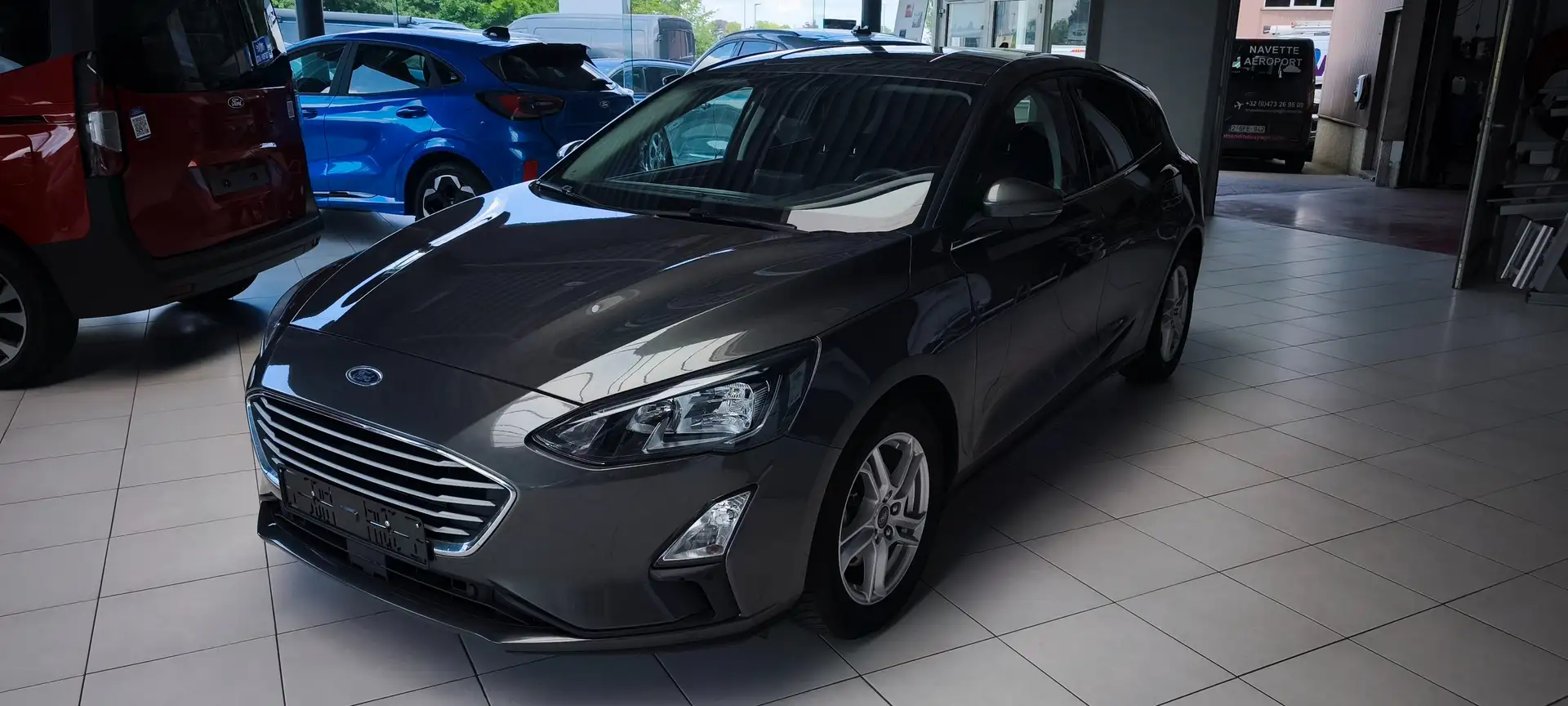 Ford Focus 1.0 EcoBoost MHEV Business Gris - 2
