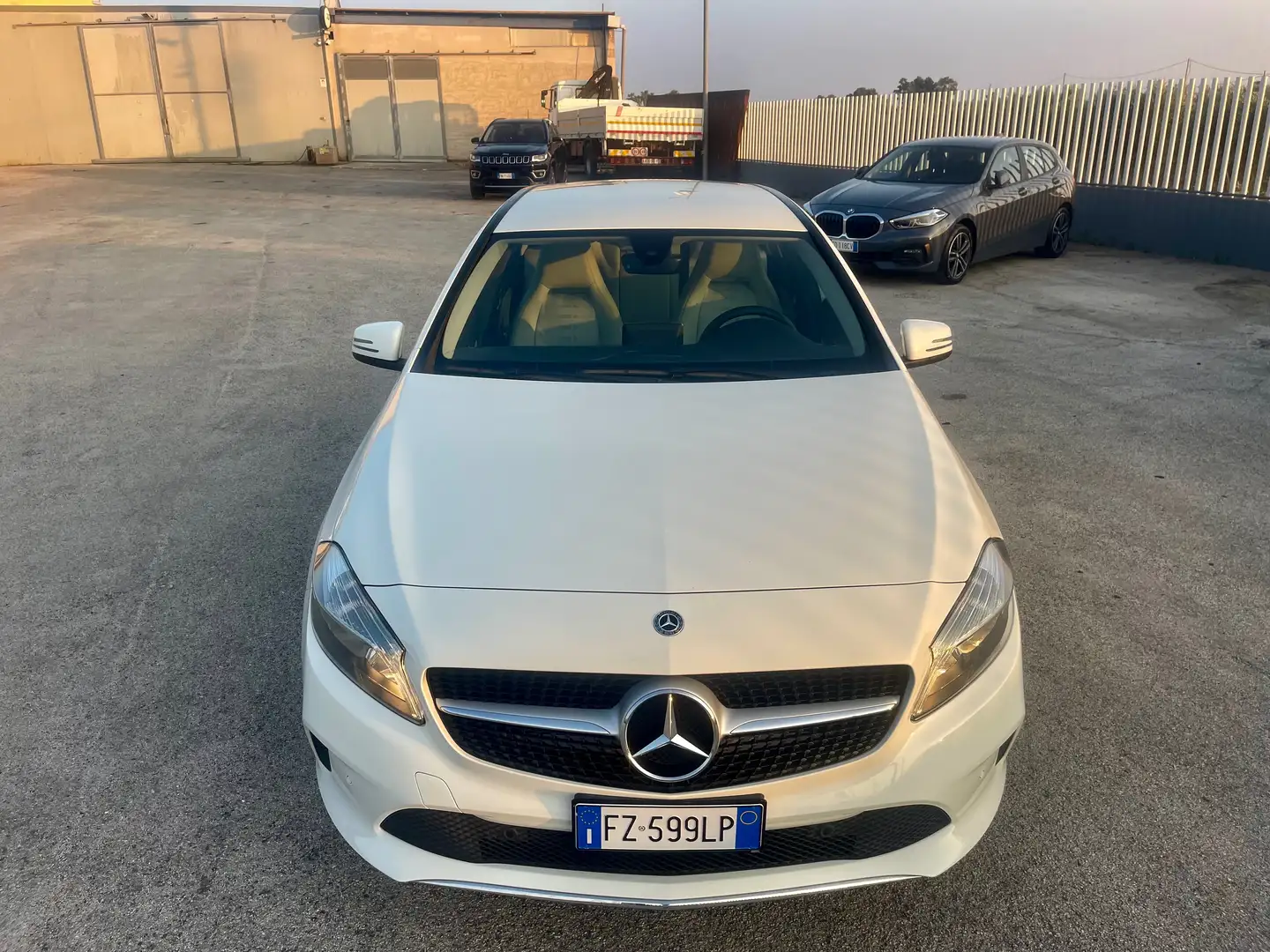 Mercedes-Benz A 180 A 180 d Sport Activity edition Wit - 2