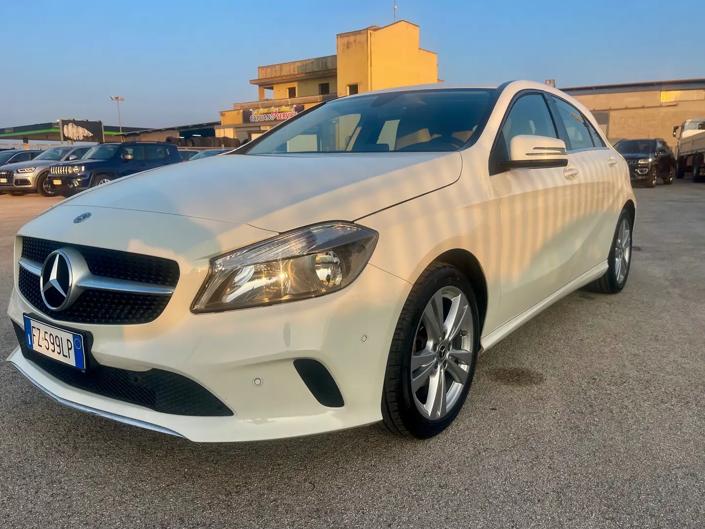 Mercedes-Benz A 180 A 180 d Sport Activity edition Wit - 1