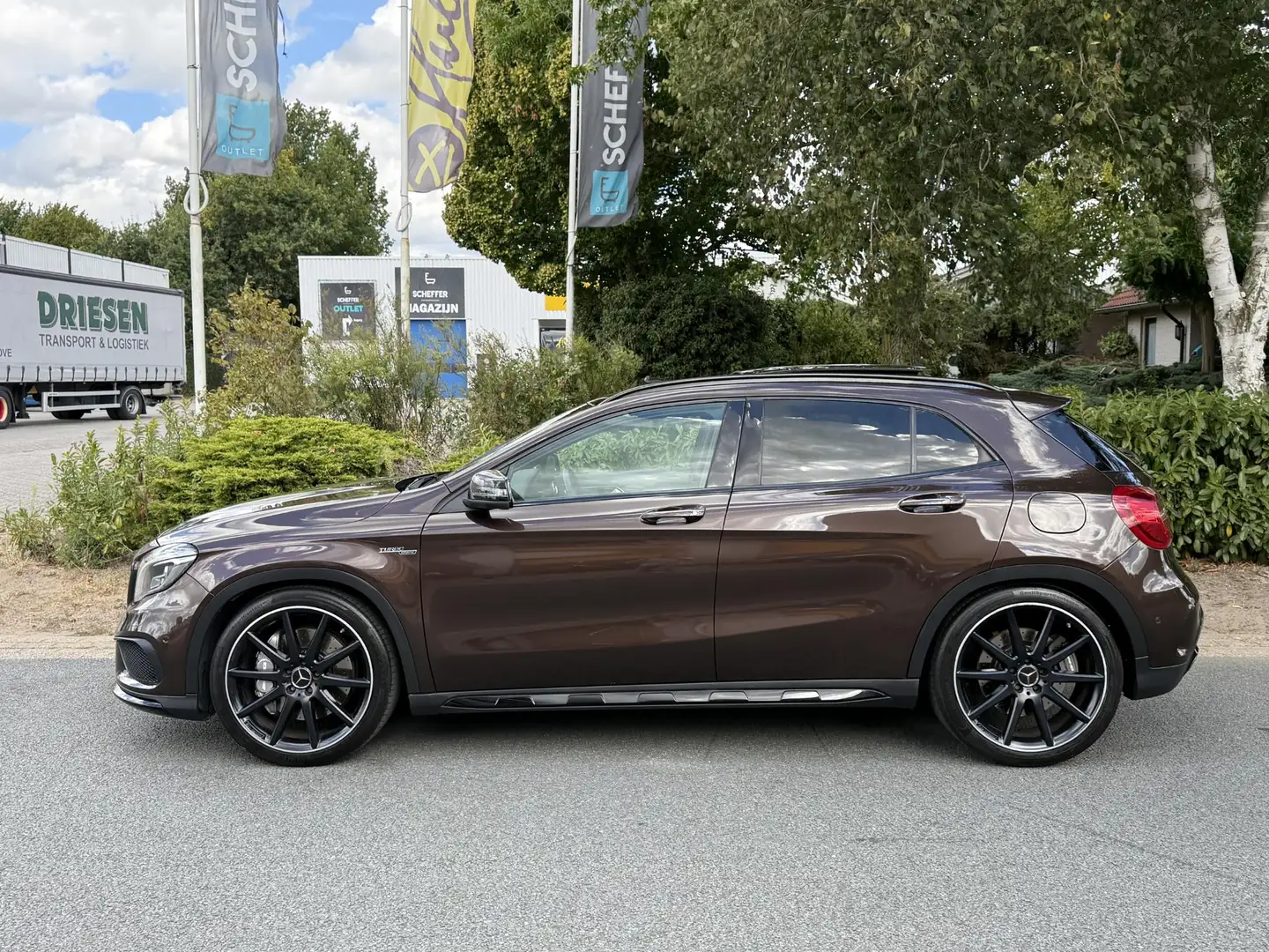 Mercedes-Benz GLA 45 AMG 4MATIC Edition1 381PK•Pano Braun - 2