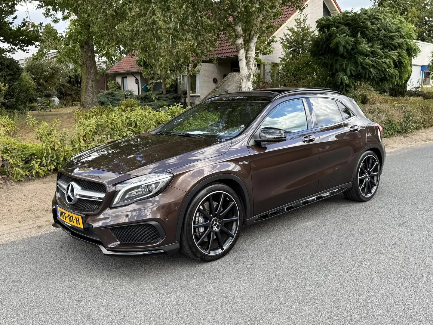 Mercedes-Benz GLA 45 AMG 4MATIC Edition1 381PK•Pano Braun - 1