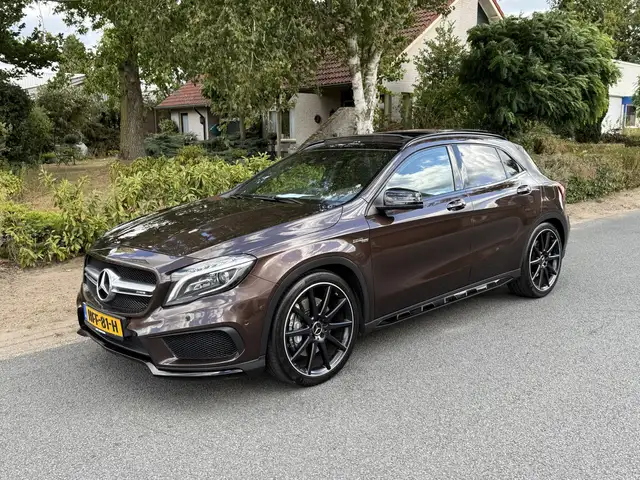 Mercedes-Benz GLA 45 AMG 4MATIC Edition1 381PK•Pano
