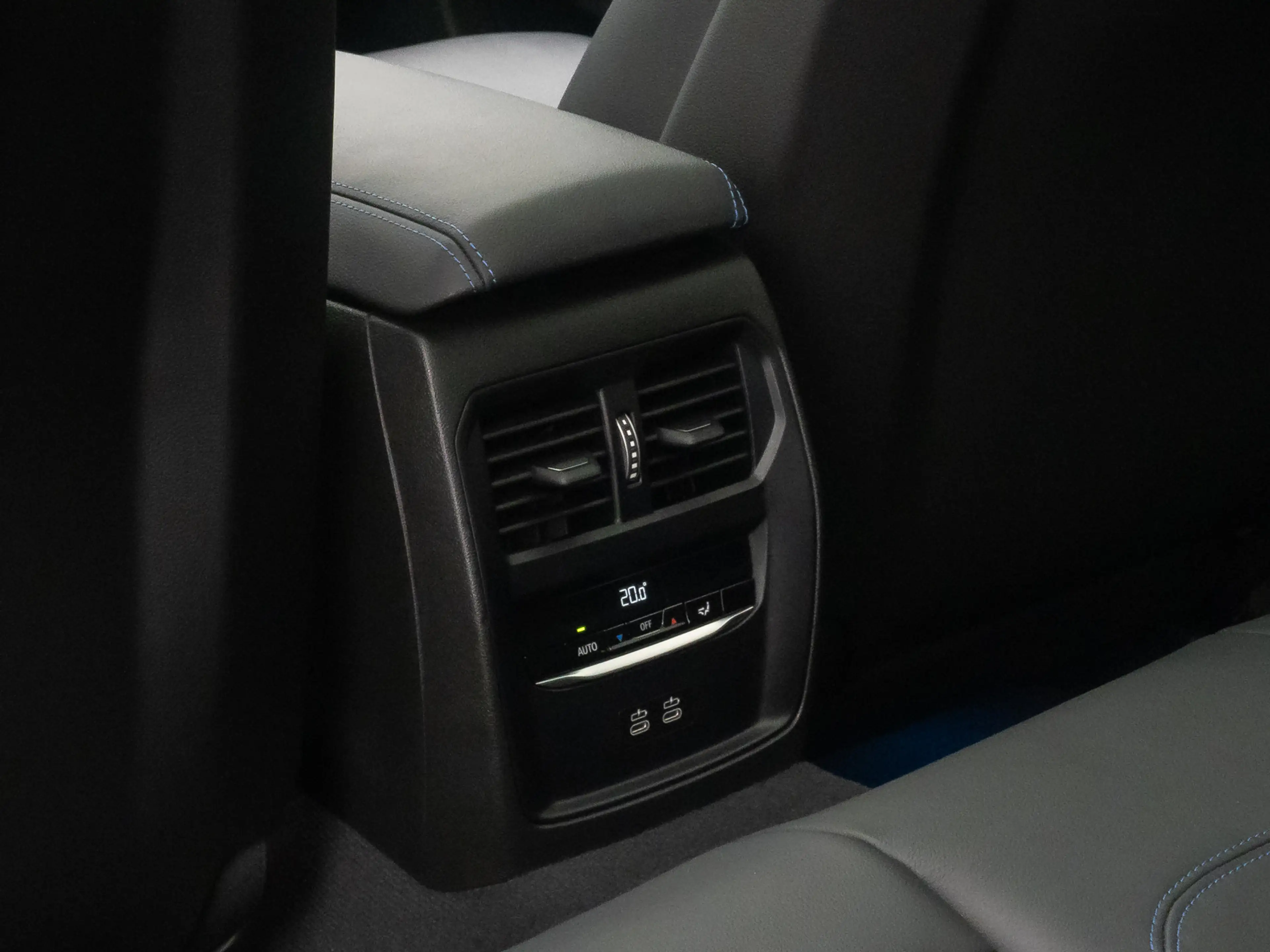 BMW 340 360° HUD DAB H K Alarm AHK Glasdach 19 — photo 27