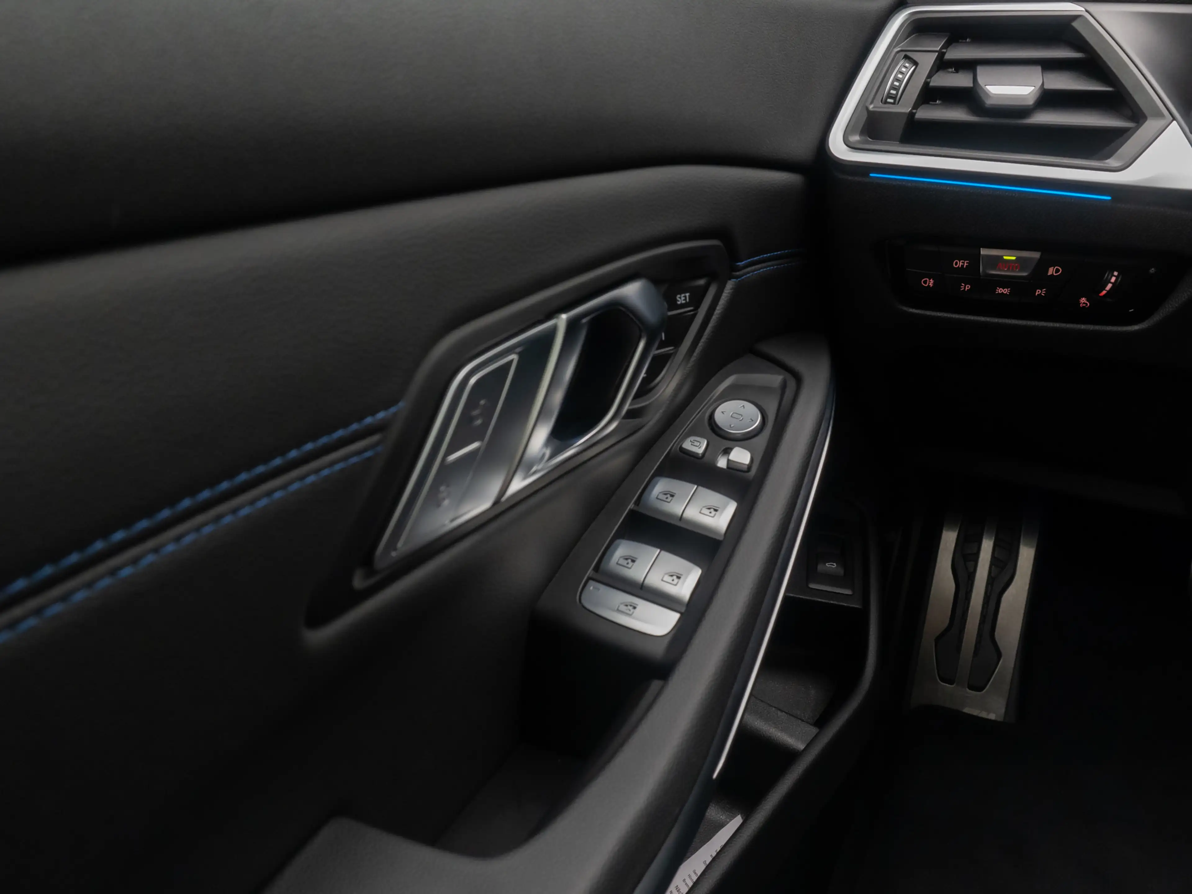 BMW 340 360° HUD DAB H K Alarm AHK Glasdach 19 — photo 33