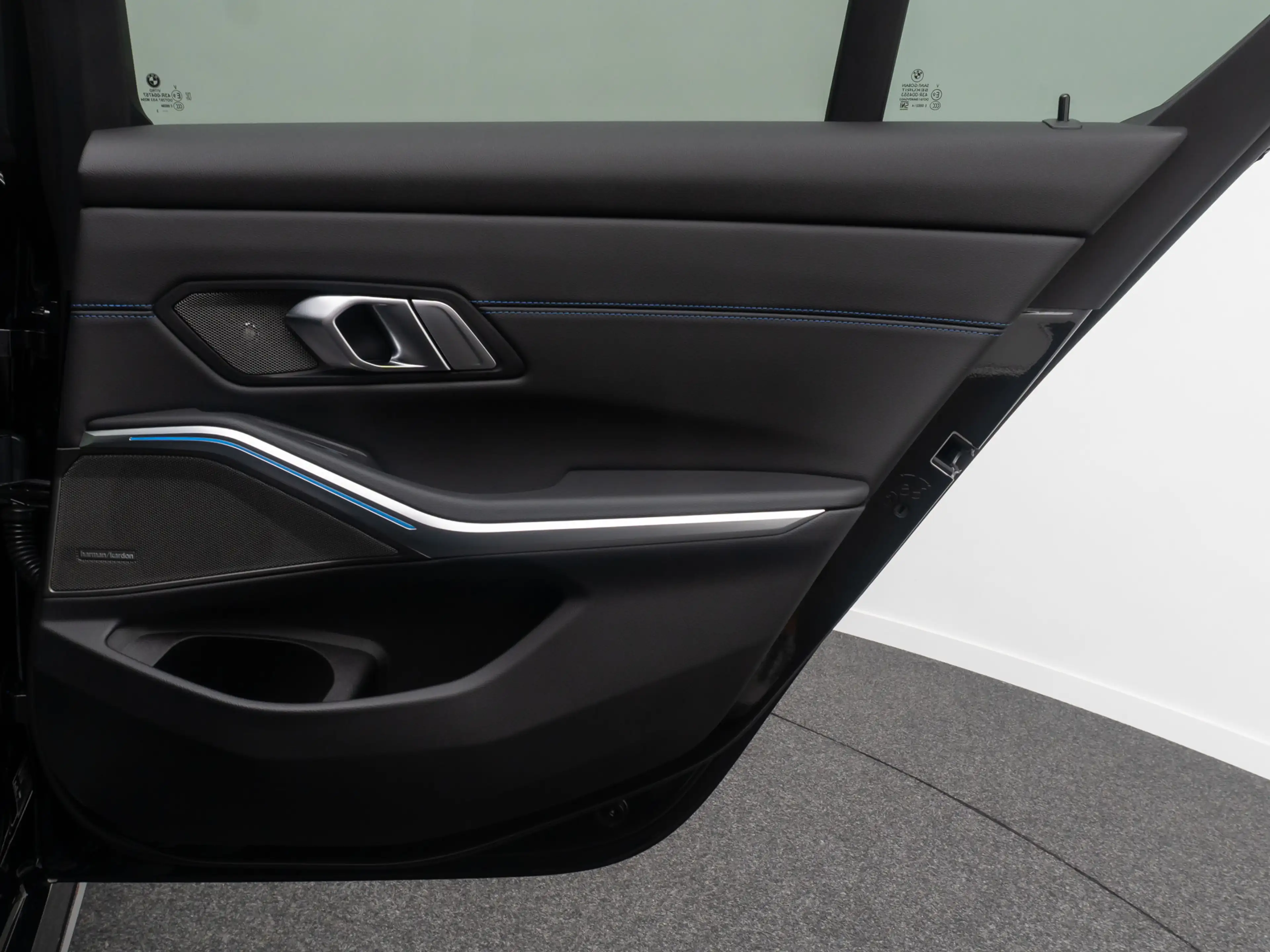 BMW 340 360° HUD DAB H K Alarm AHK Glasdach 19 — photo 32