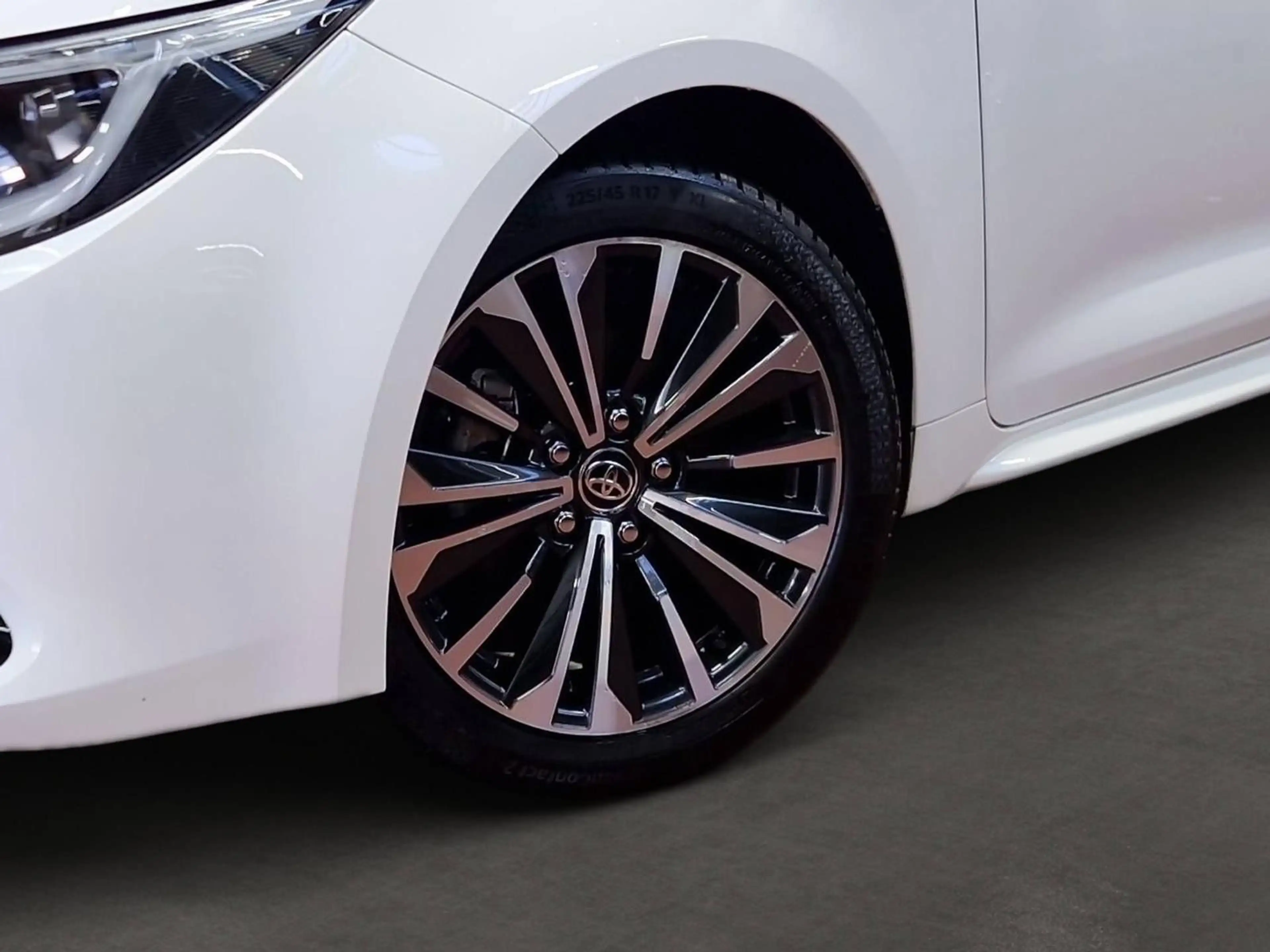 Toyota Corolla Touring Sports + Technik Paket — photo 9