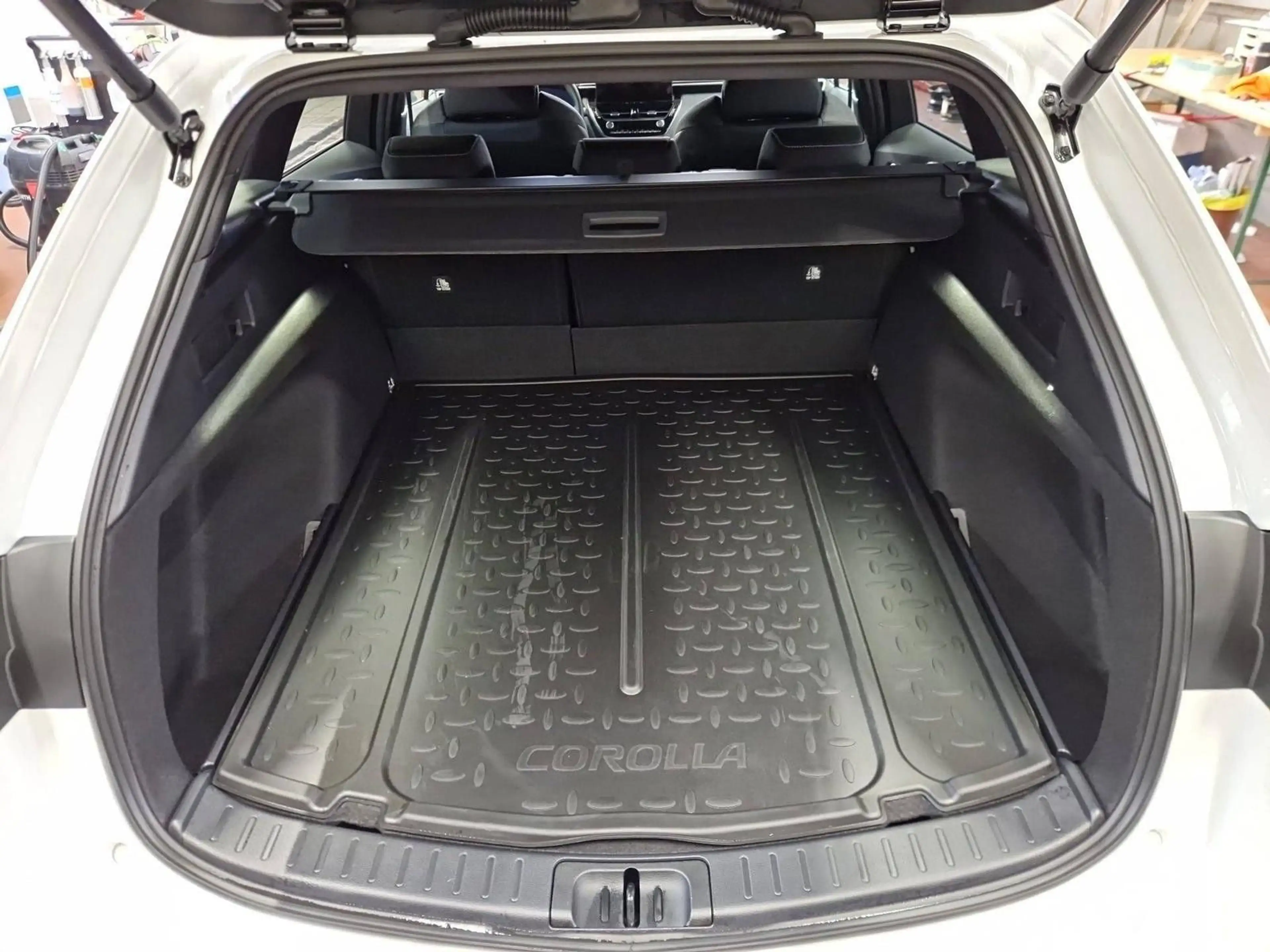 Toyota Corolla Touring Sports + Technik Paket — photo 15
