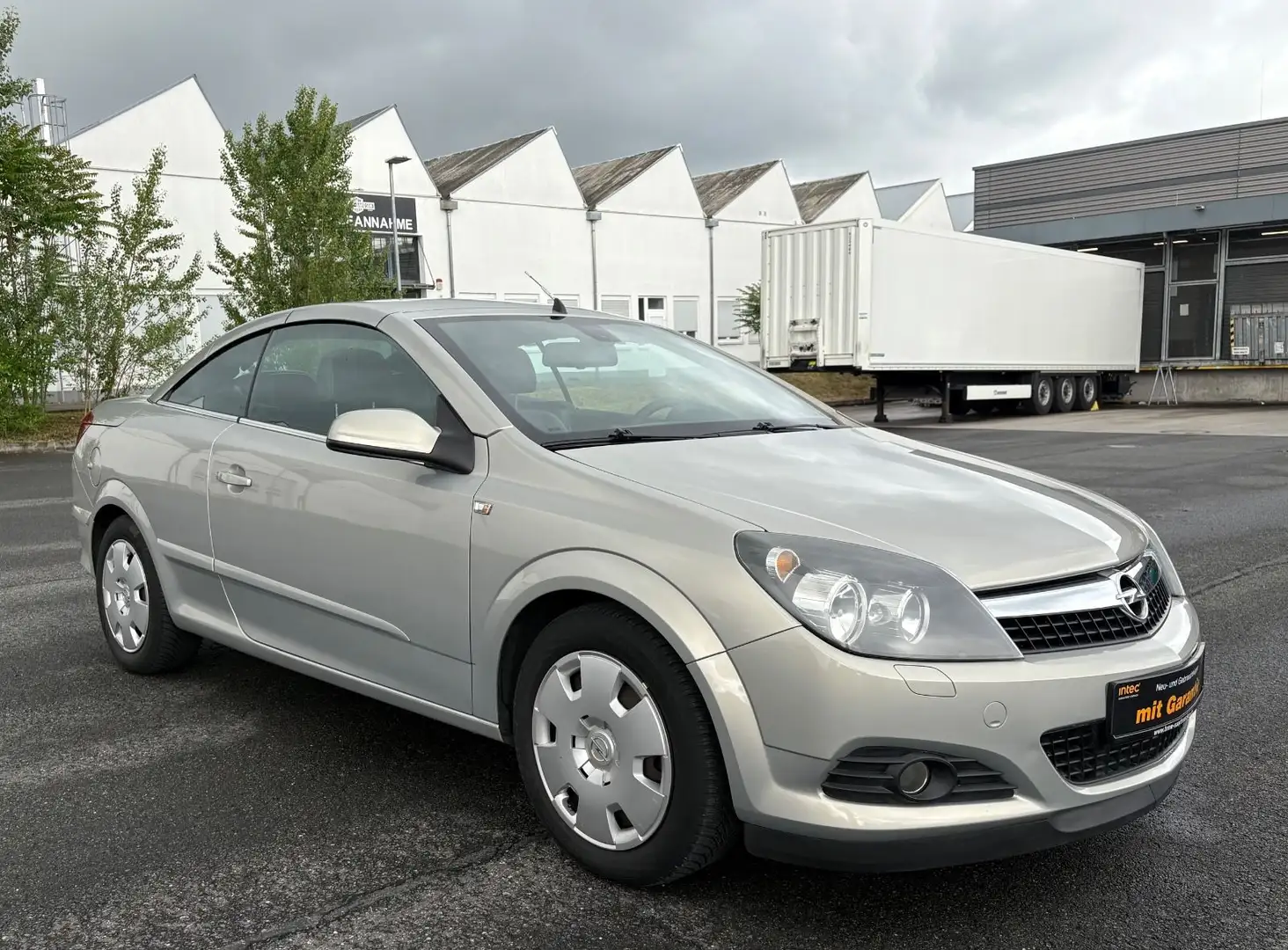 Opel Astra H Twin Top Cosmo/NEU TÜV/PDC/KLIMA - 2