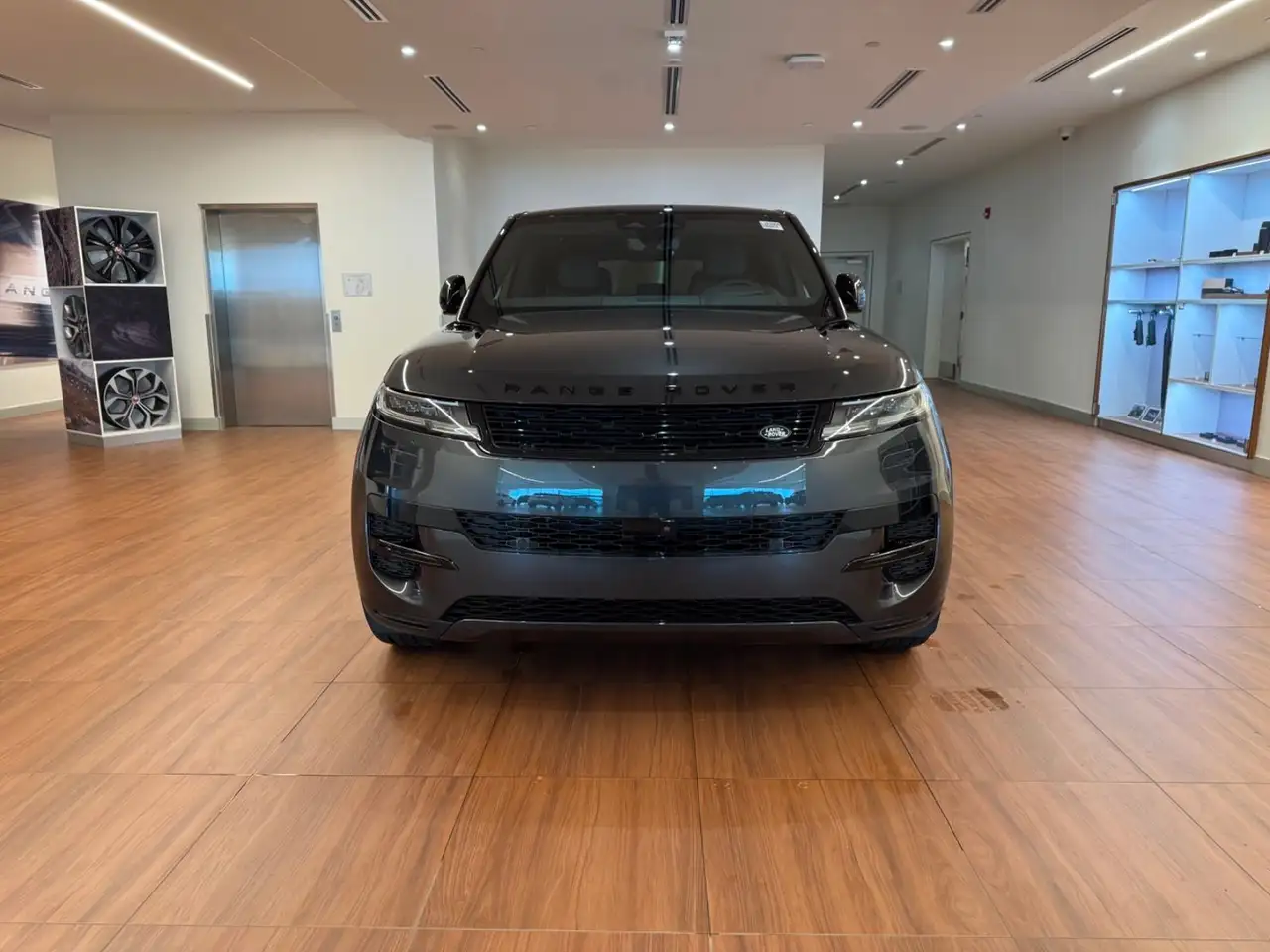Land Rover Range Rover Sport снимка Land Rover Range Rover Sport