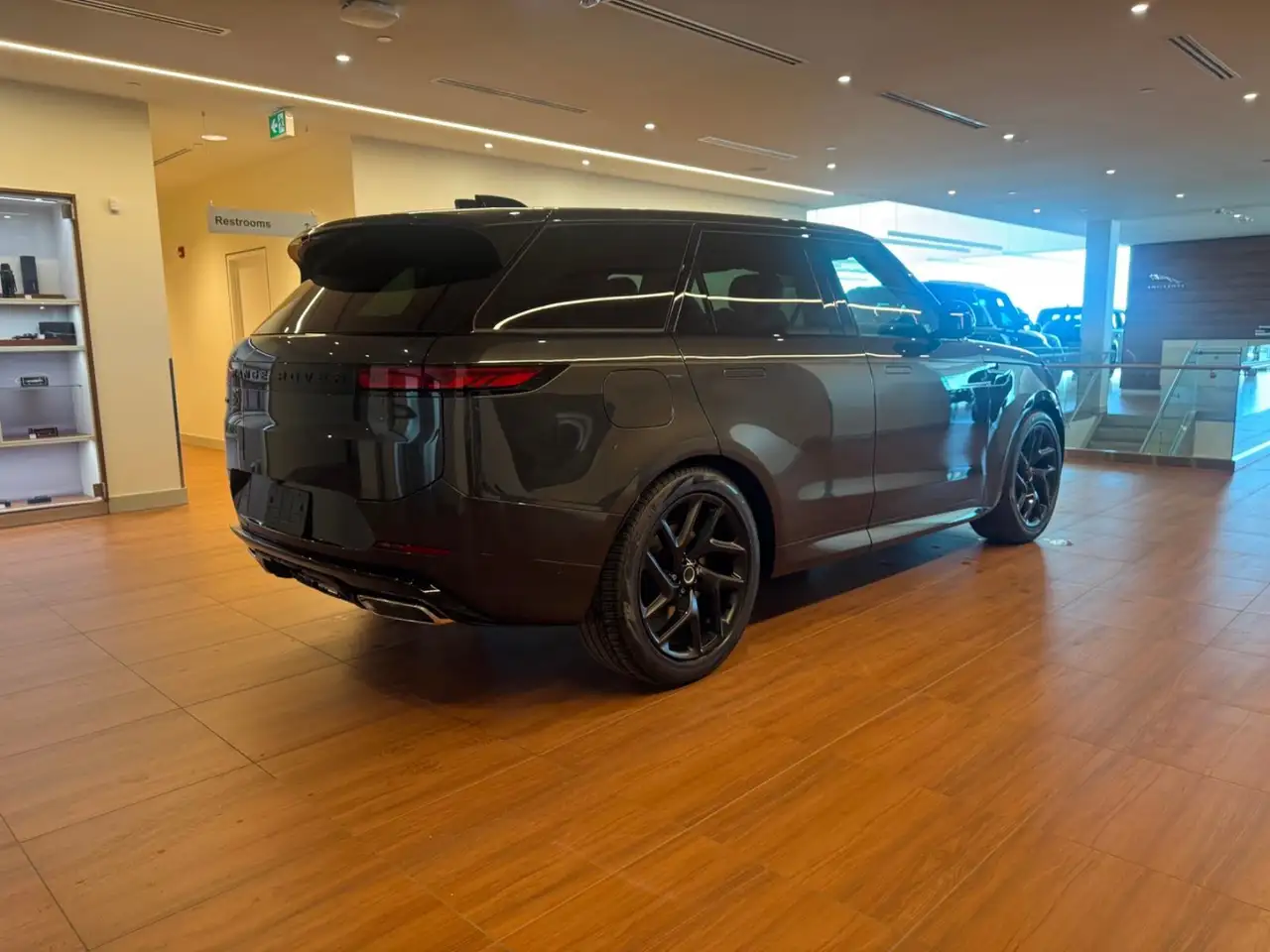 Land Rover Range Rover Sport снимка Land Rover Range Rover Sport