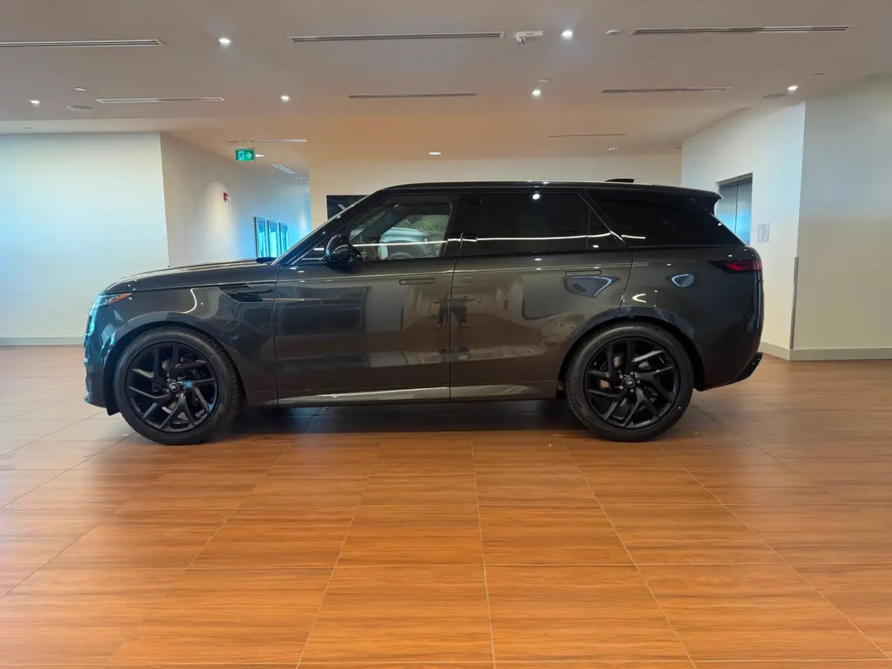 Land Rover Range Rover Sport снимка Land Rover Range Rover Sport