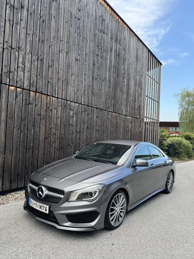 Mercedes-Benz CLA 180 7G-DCT AMG Line - 1