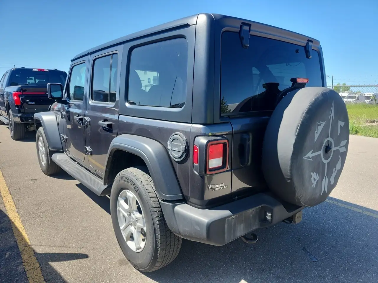 Jeep Wrangler photo Jeep Wrangler