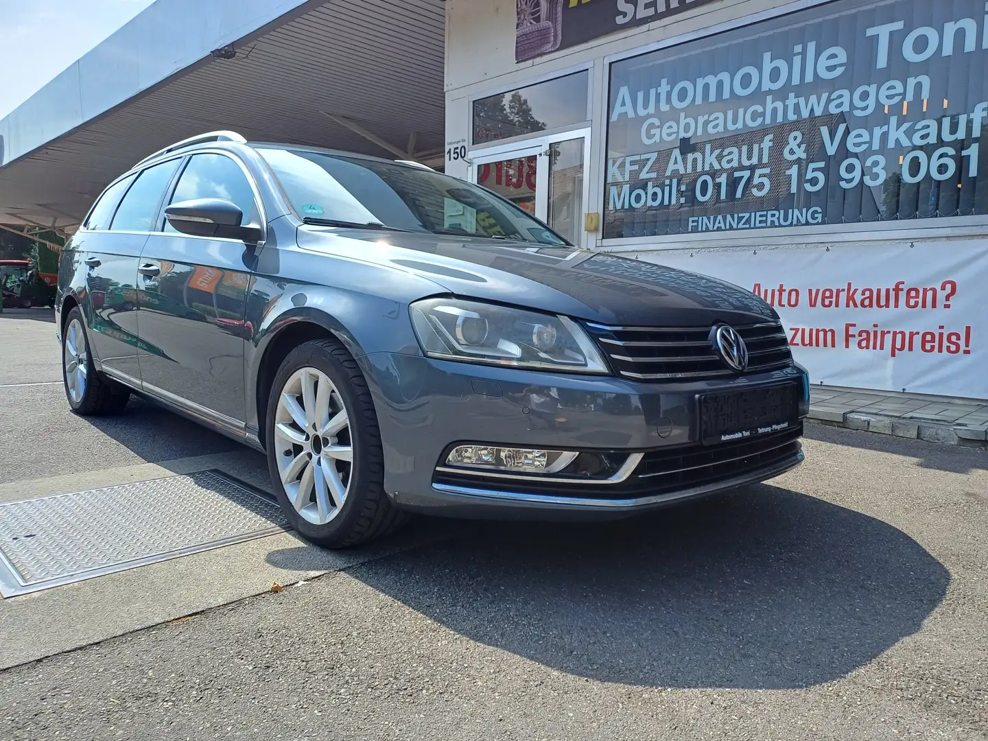 Volkswagen Passat Variant Highline BlueMotion 4Motion Grau - 1