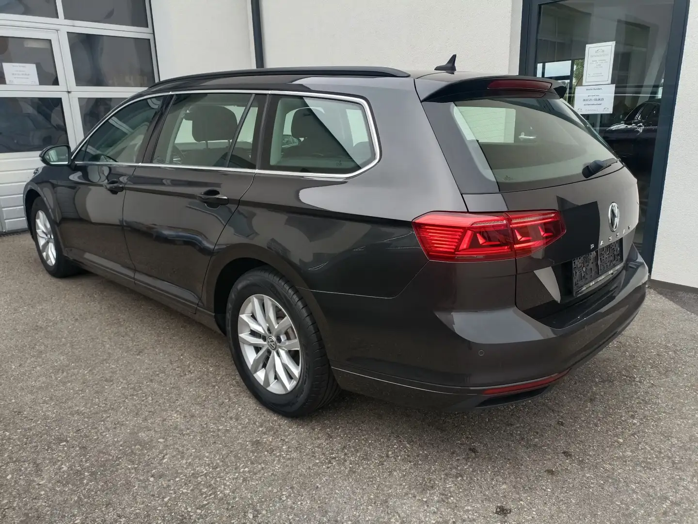 Volkswagen Passat Variant Business 1,6 SCR TDI DSGDSG,LED,Radar,Sitzheiz.APP Grau - 2