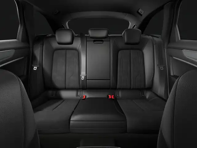 Audi A6 view 11