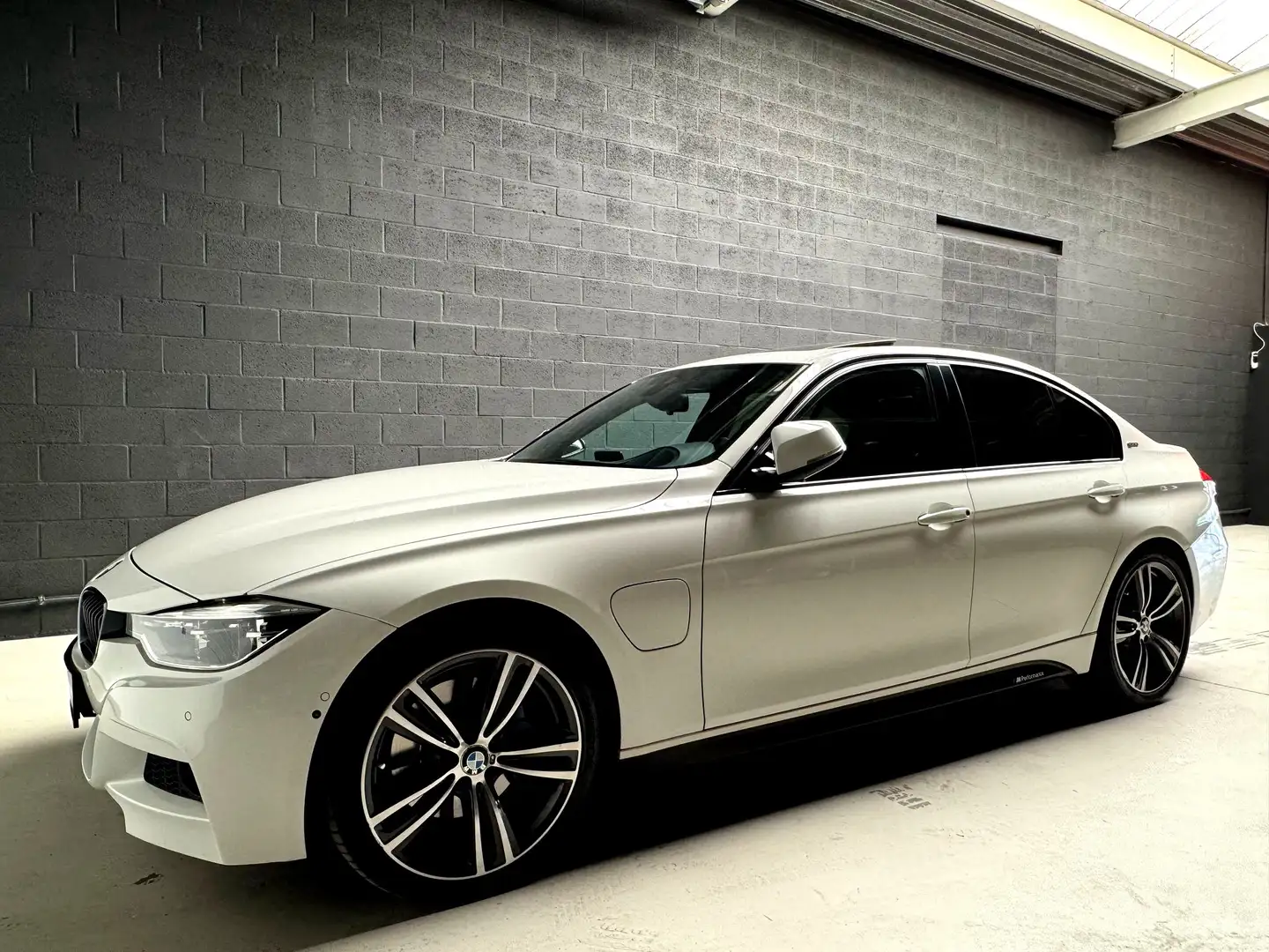 BMW 330 330e - GARANTIE 12 à 48 mois Blanc - 2