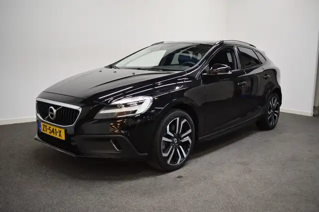 Volvo V40 Cross Country T3 153pk AUT6 Polar+ Luxury Trekhaak 1500kg/ Harma