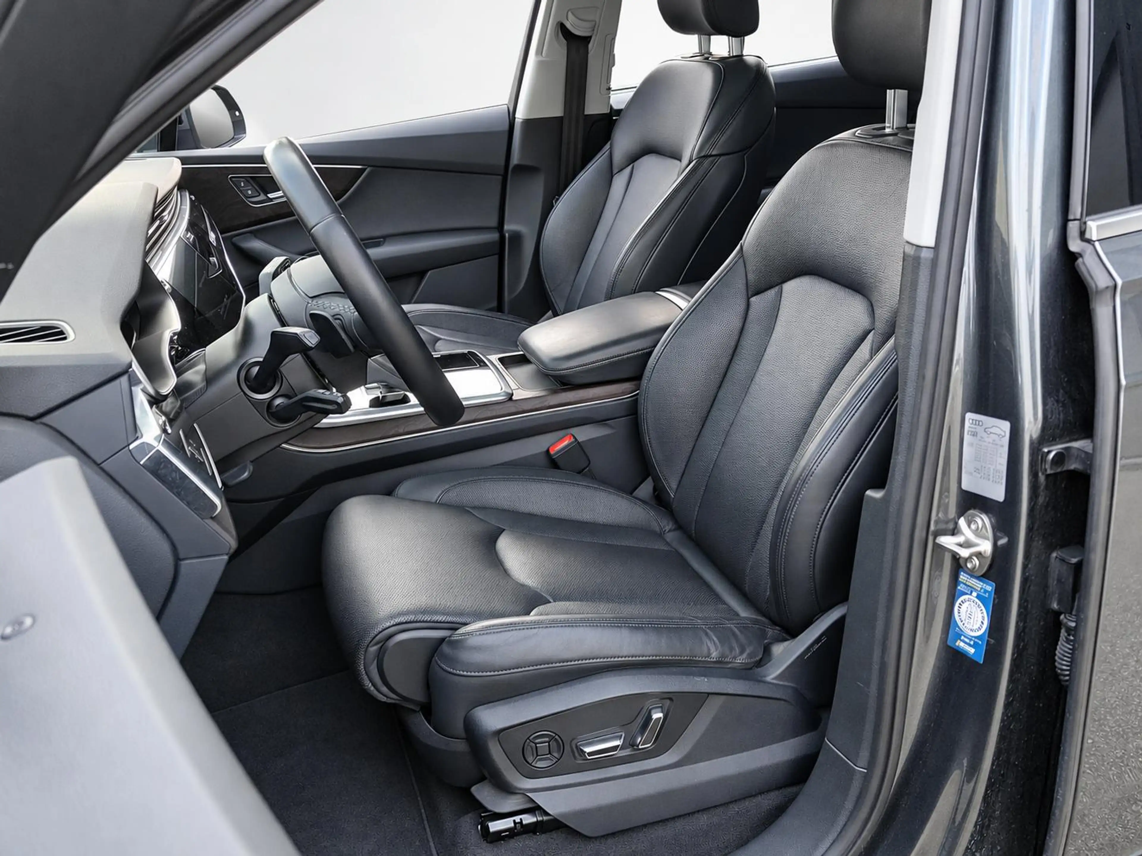 Audi Q7 55 TFSI e quattro Pro Line Advanced 381pk / Pano / — photo 4
