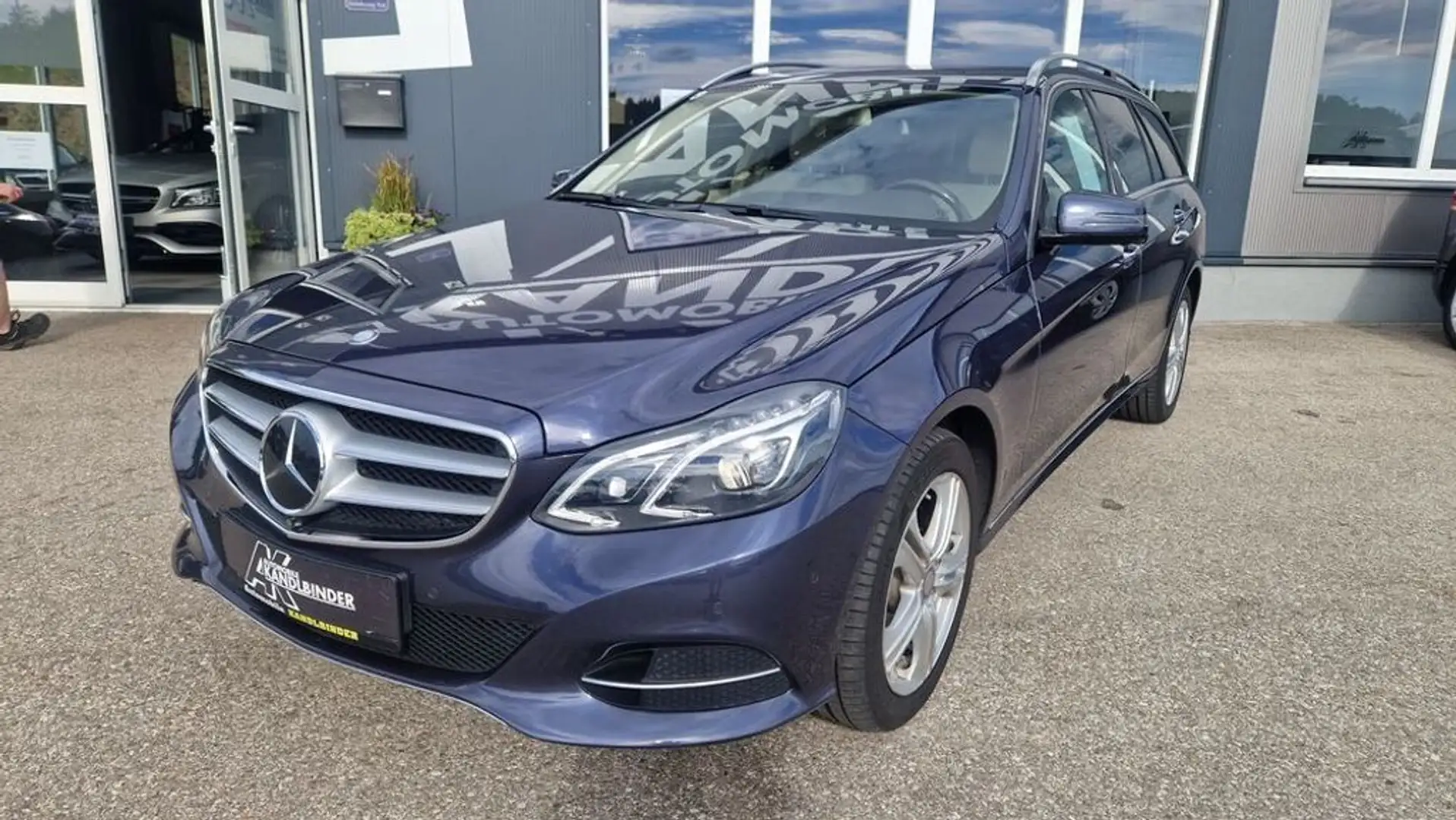 Mercedes-Benz E 350 BlueTEC 4Matic Blau - 1
