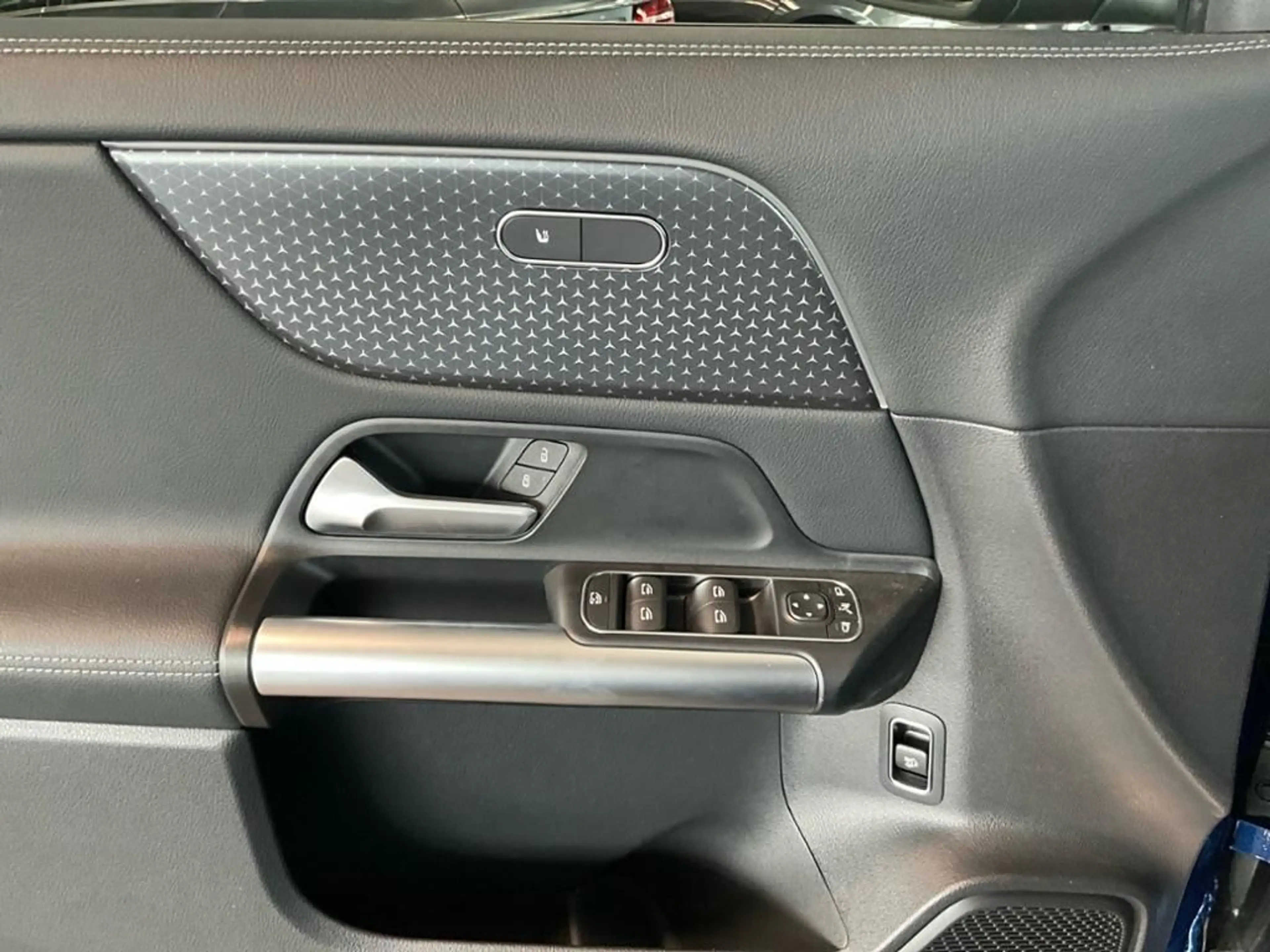 Mercedes-Benz EQA 250 Progressive Advanced AUT Kam. KlimaA LED — photo 13