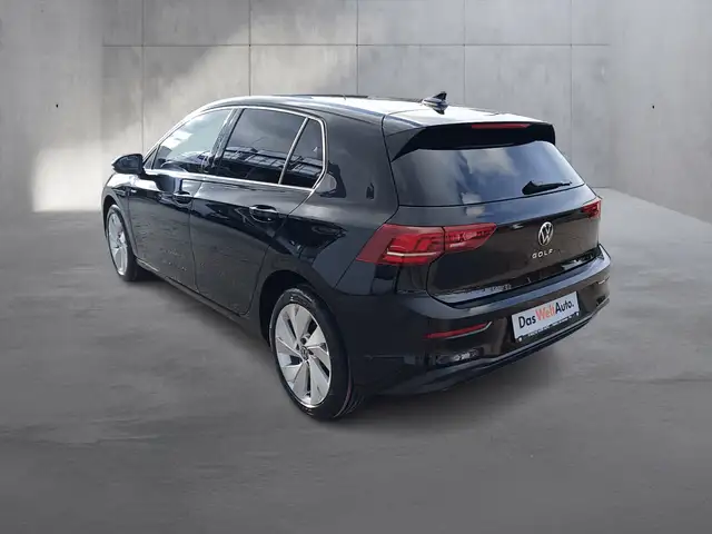 Volkswagen Golf view 3