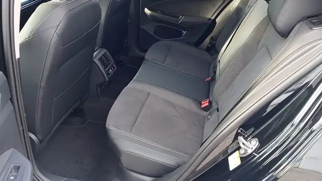 Volkswagen Golf view 12