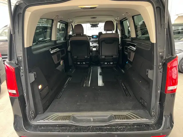 Mercedes-Benz 250 view 7