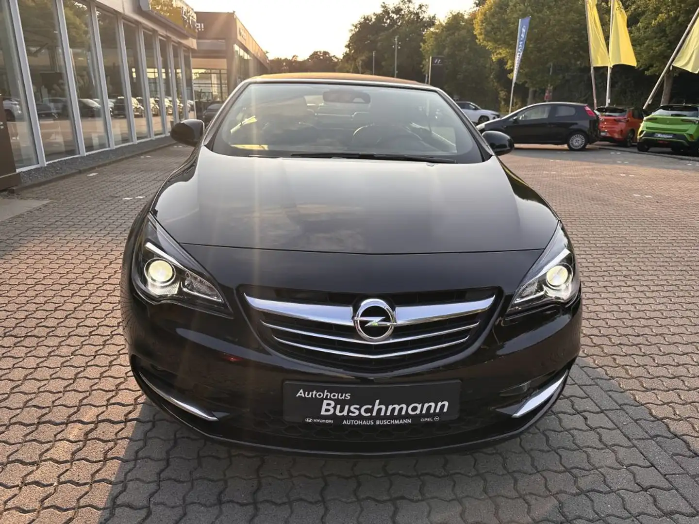 Opel Cascada Ultimate 1.6 TURBO +LEDER+DAB+NAVI+ Schwarz - 2