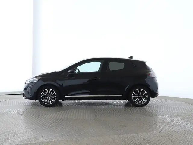 Renault Clio view 2