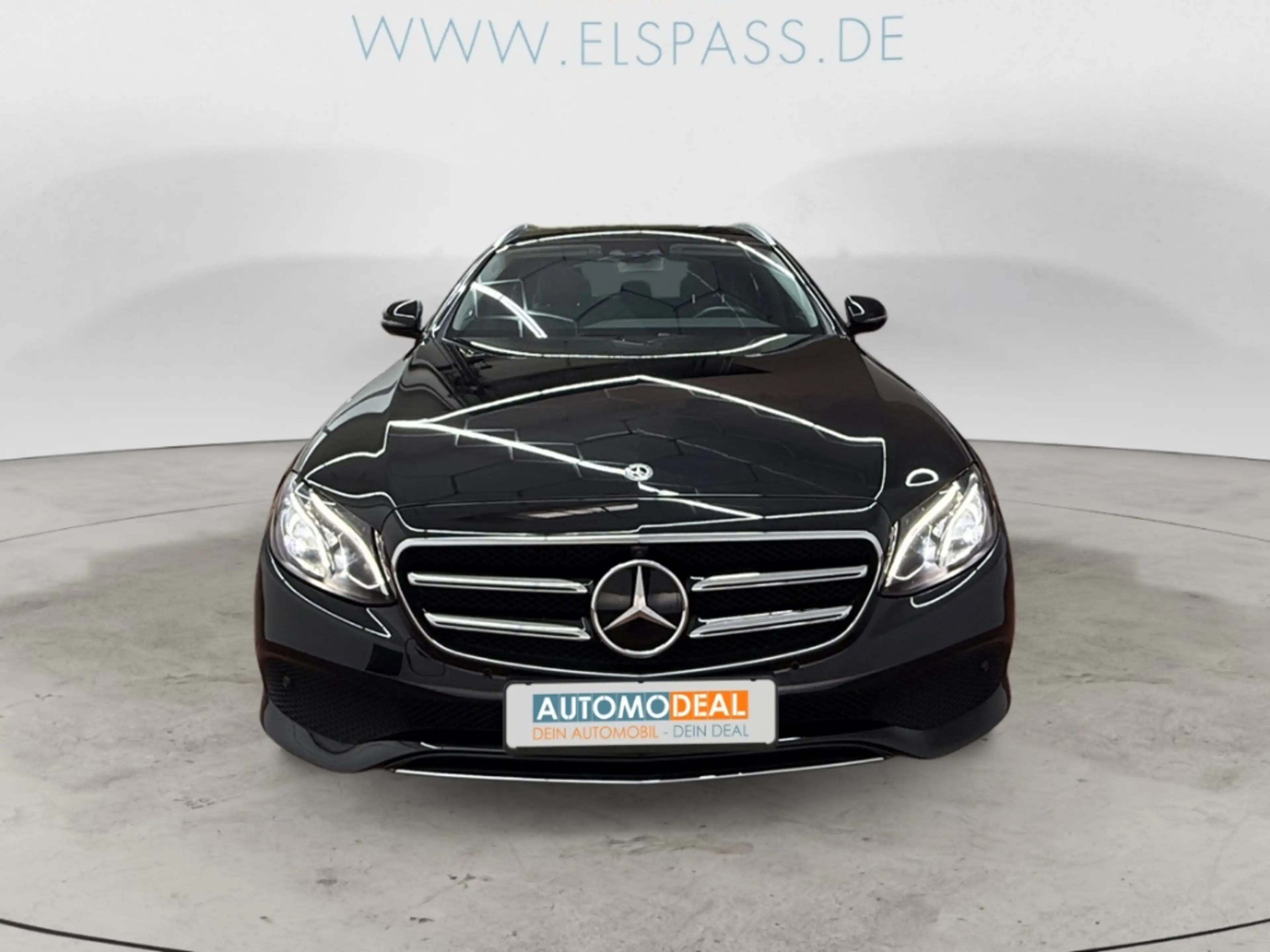 Mercedes-Benz E 220 d T Avantgarde AUTOMATIK NAV LED KAMERA ACC SITZ.H — photo 3