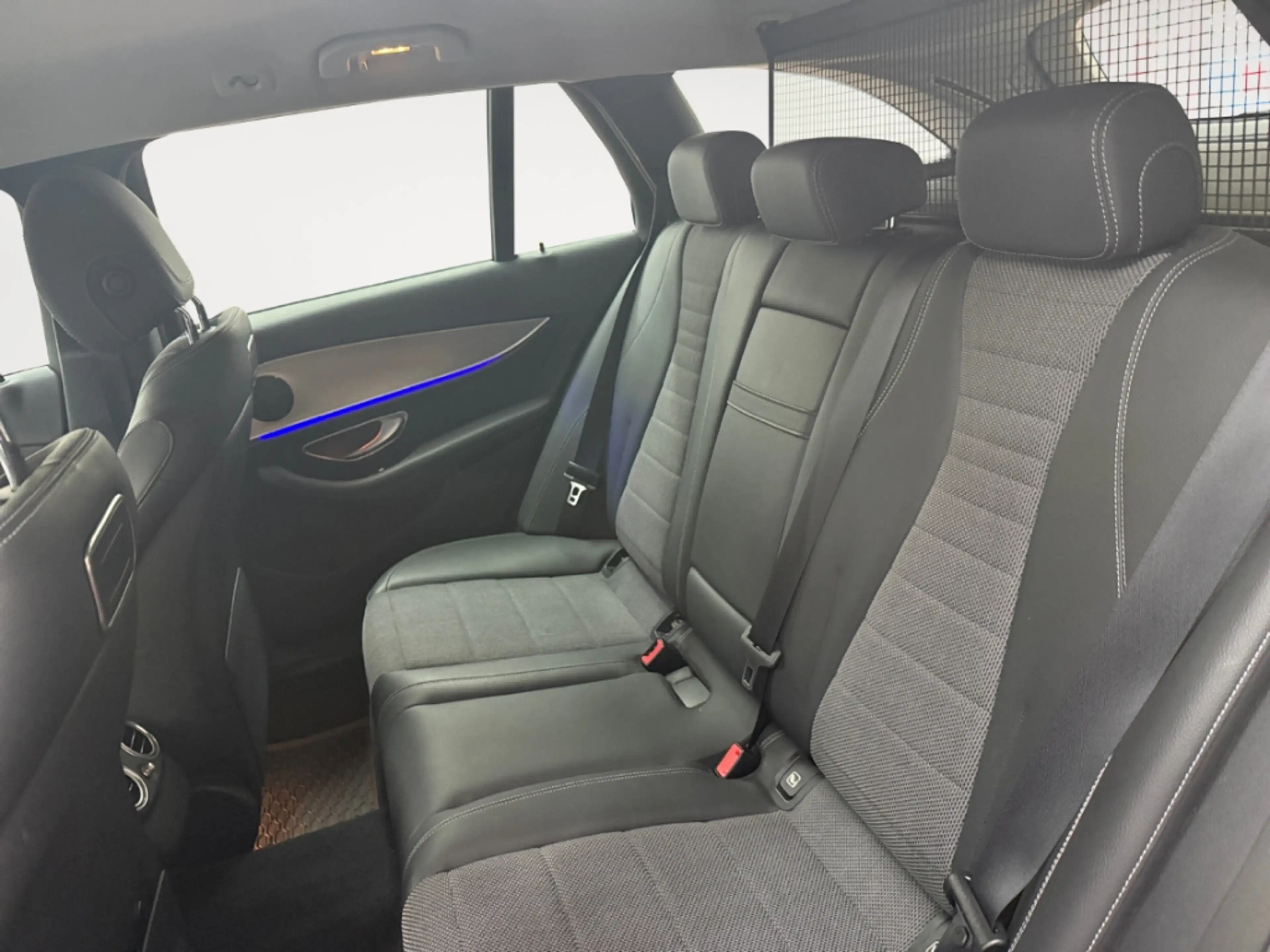 Mercedes-Benz E 220 d T Avantgarde AUTOMATIK NAV LED KAMERA ACC SITZ.H — photo 12