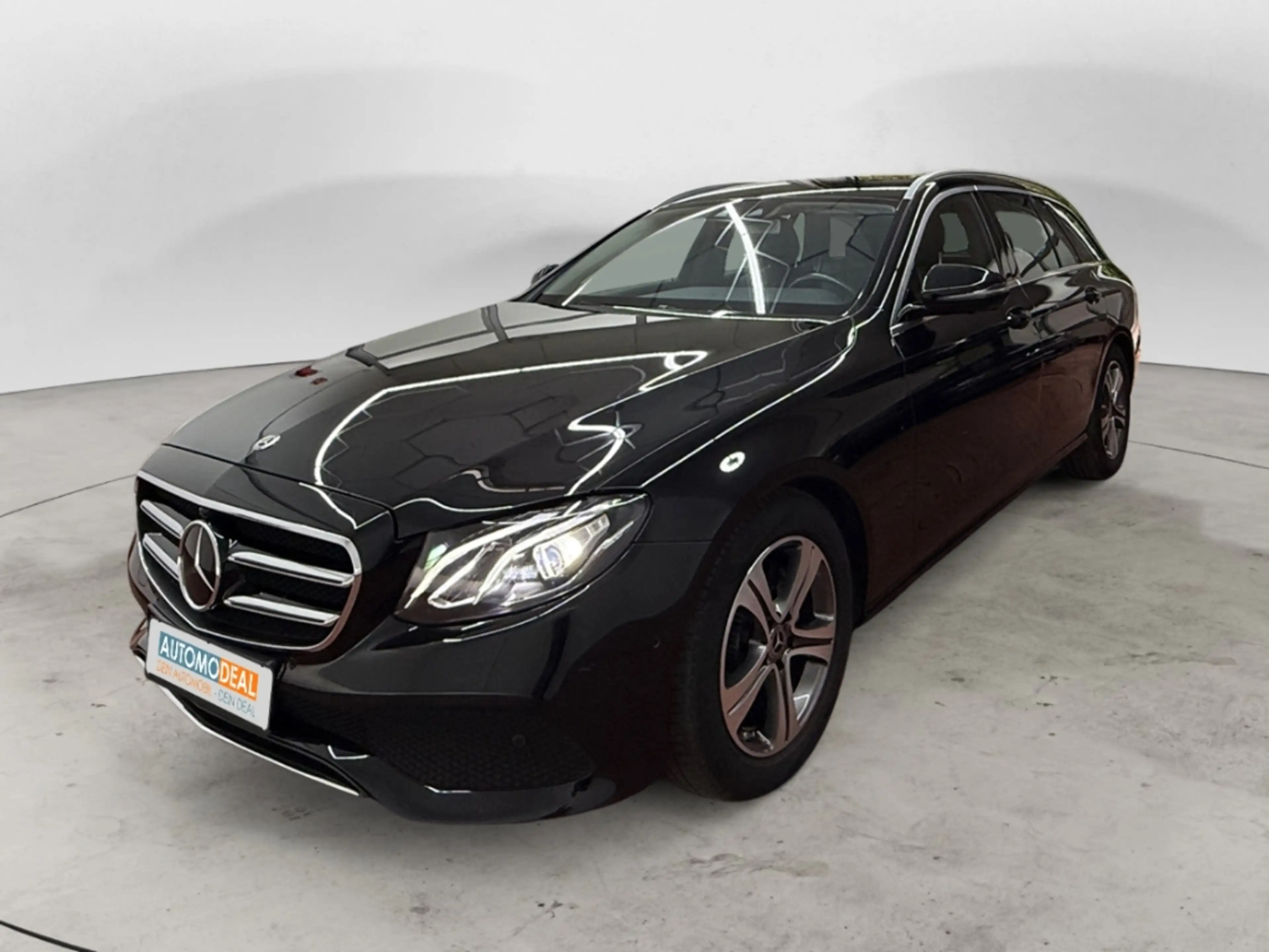 Mercedes-Benz E 220 d T Avantgarde AUTOMATIK NAV LED KAMERA ACC SITZ.H — photo 2